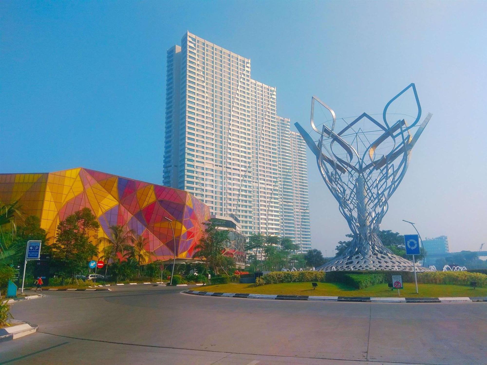 Comfort 1br Without Living At Grand Kamala Lagoon By Travelio Apartemen Bekasi